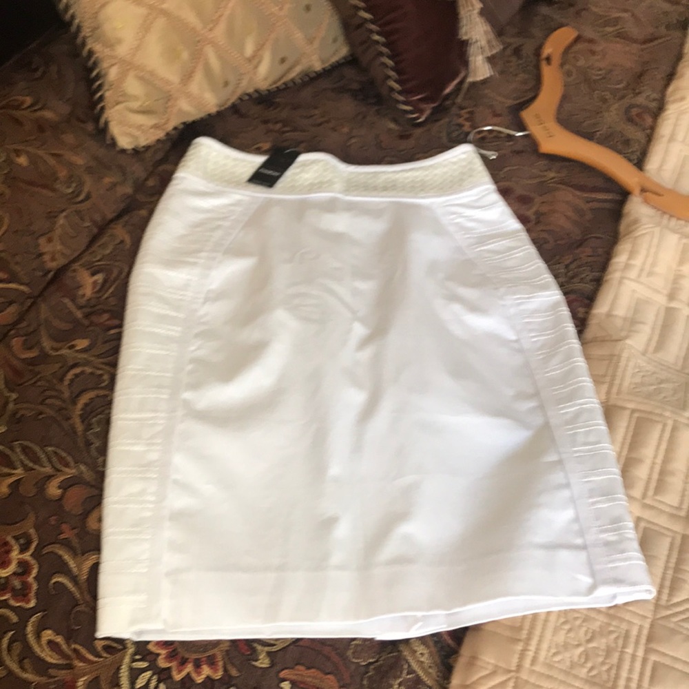 Bebe NWT Beautiful skirt in perfect condition!